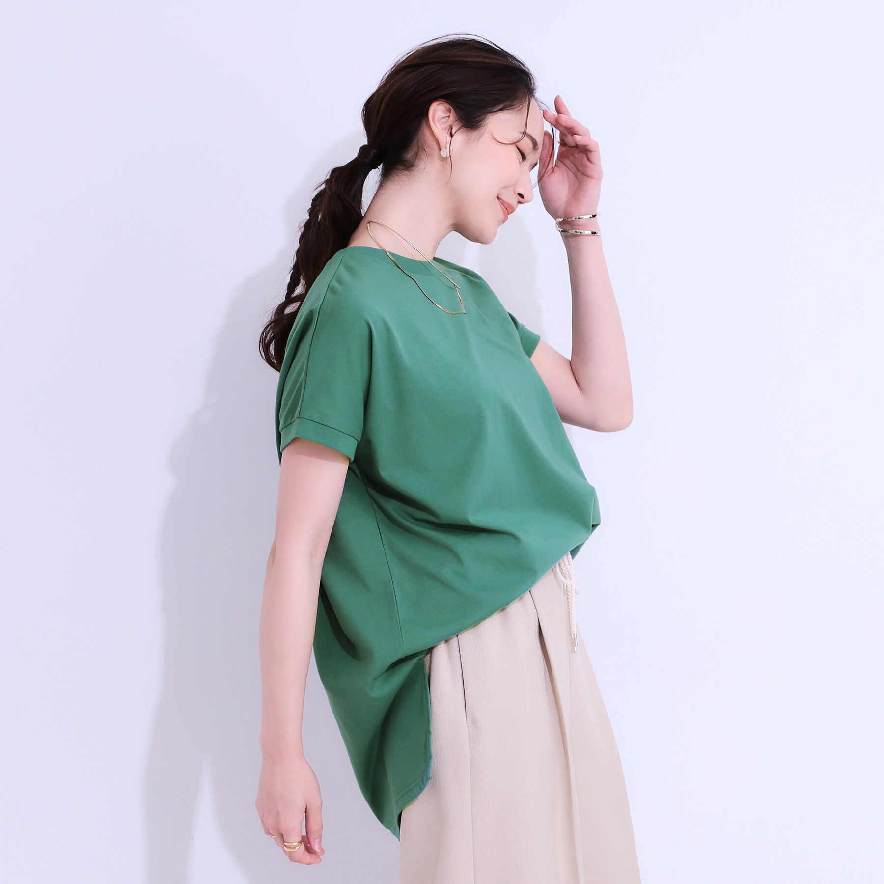 SHOO･LA･RUE「【洗える/S-LL/ひんやり/UV】汗をかいても気になりにくい スリットトップス」|Tシャツ・カットソー|