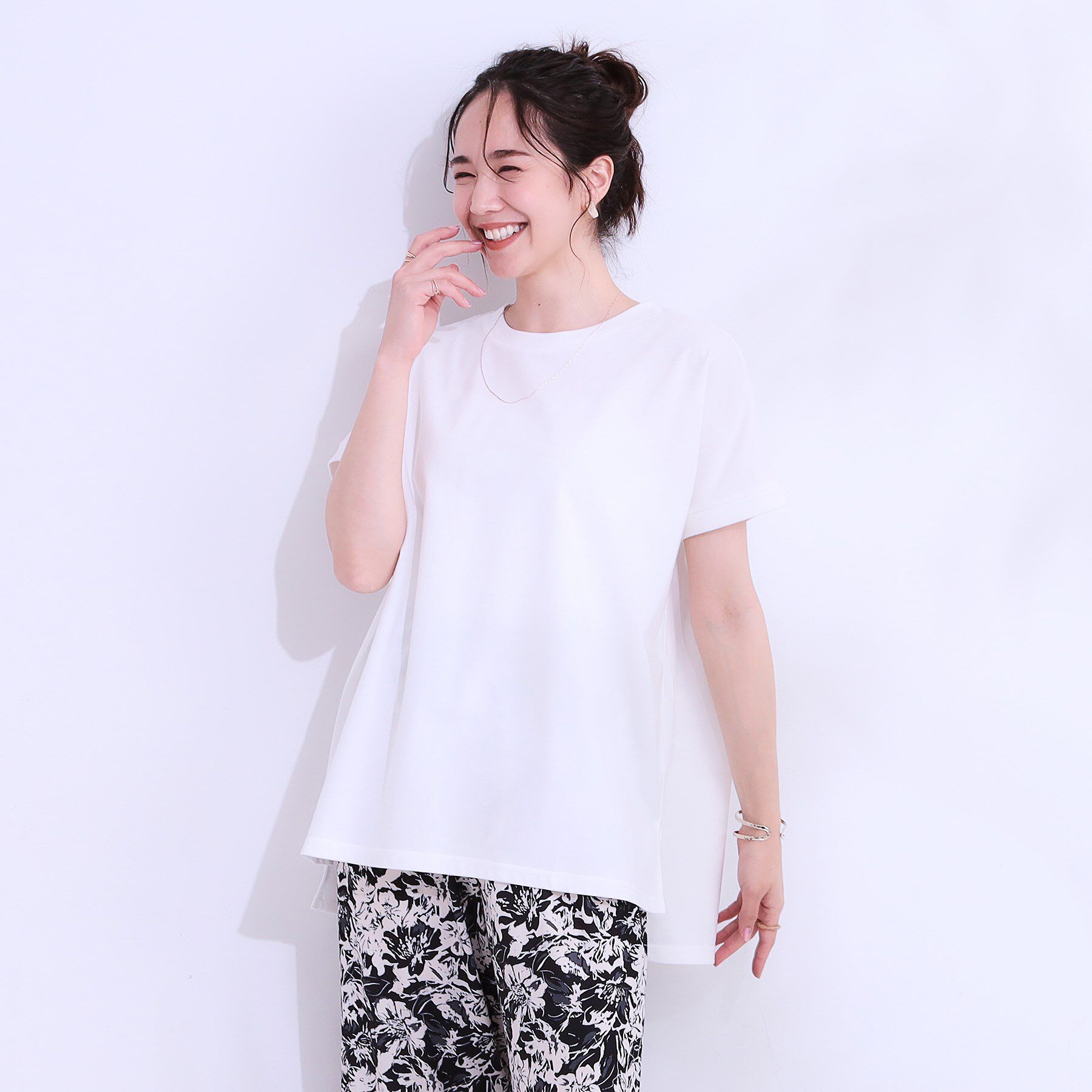 SHOO･LA･RUE「【洗える/S-LL/ひんやり/UV】汗をかいても気になりにくい スリットトップス」|Tシャツ・カットソー|