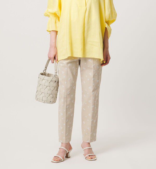 UNITED ARROWS「エンブロイダリー フラワー スリム テーパードパンツ ‐ウォッシャブル‐」|チノ|BEIGE