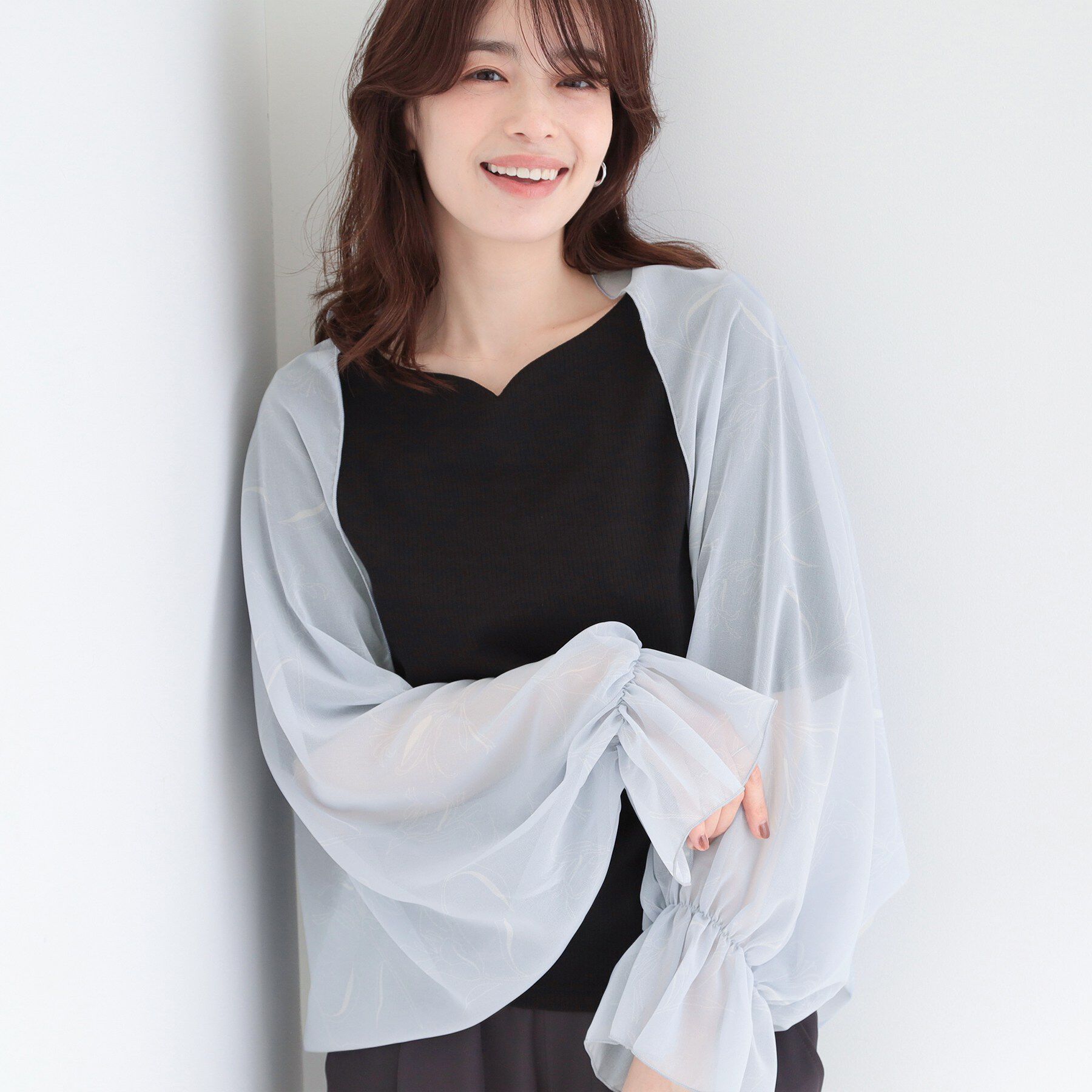 SHOO･LA･RUE「【ひんやり/2WAY】ストールにもなる ふんわりシアー花柄ボレロ」|カーディガン|サックスブルー(09