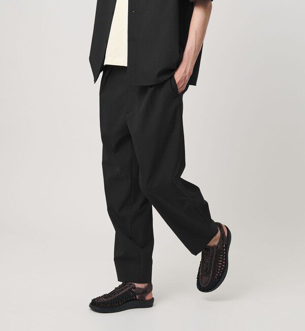 BEAUTY&YOUTH UNITED ARROWS「KOMATSU PACK トロピカル 1P テーパード イージー パンツ NO.9 ストレッチ 吸水速乾 UVカット セットアップ」|チノ|BLACK