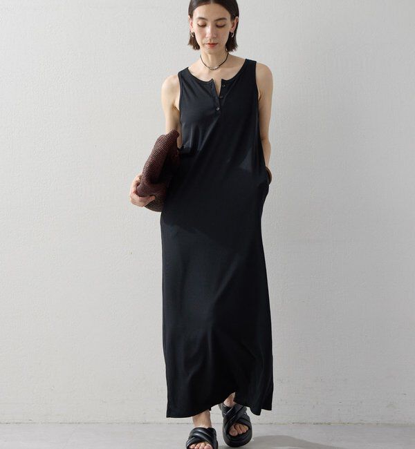  「【2サイズ展開】ヘンリーカットマキシワンピース」|ワンピース|ブラック