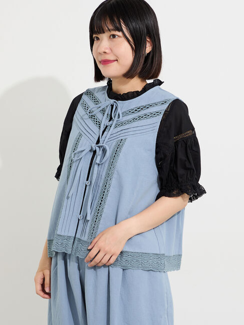 Samansa Mos2「レース&times;ピンタックリボンベスト《限定カラーあり》」|ダウンベスト・ベスト|サックスブルー
