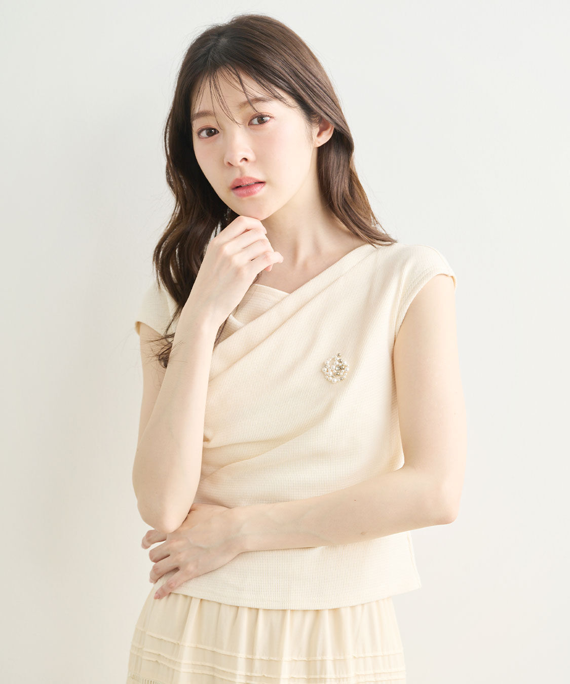 COCO DEAL「ワンポイントビジューロゴカットトップス」|Tシャツ・カットソー|