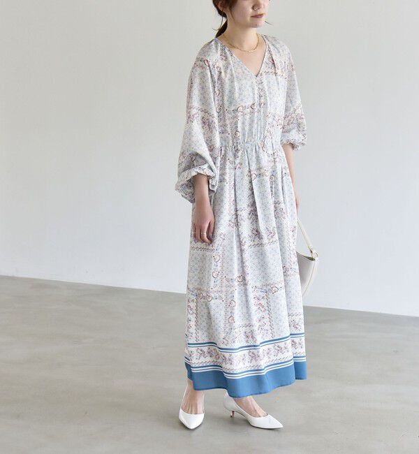 quaranciel「quaranciel:〈洗濯機可能〉フラワー スカーフ プリント Vネック フレア ワンピース」|ワンピース|
