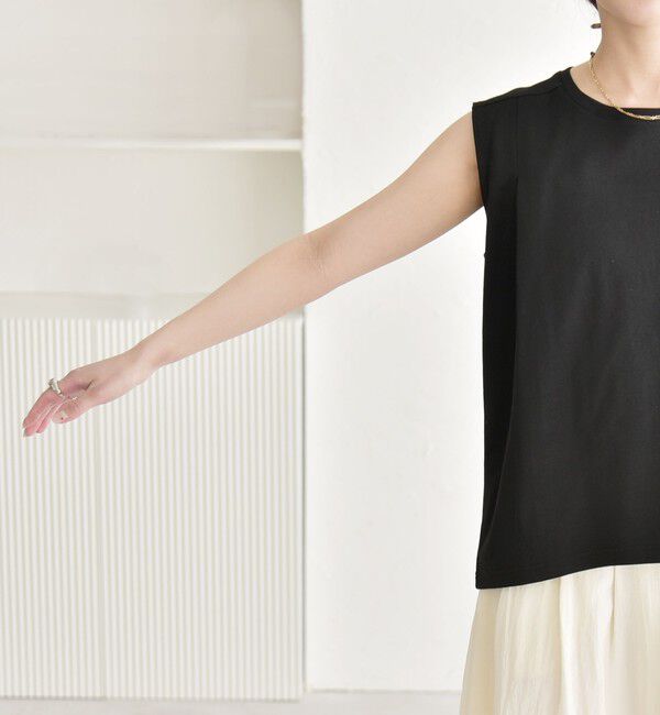 quaranciel「quaranciel:〈接触冷感/汗染み防止加工/洗濯機可能〉クルー ノースリーブ TEE」|Tシャツ・カットソー|