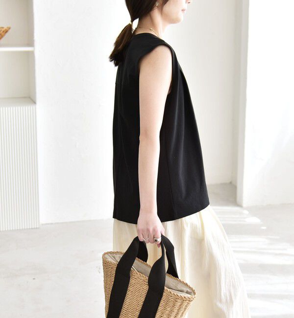 quaranciel「quaranciel:〈接触冷感/汗染み防止加工/洗濯機可能〉クルー ノースリーブ TEE」|Tシャツ・カットソー|