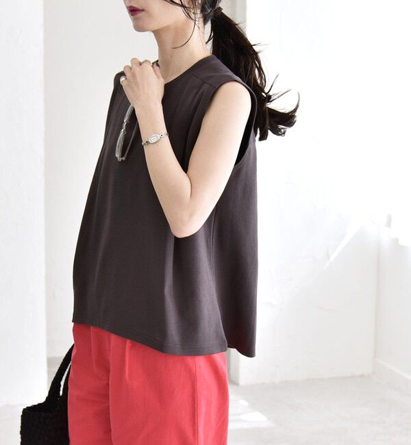 quaranciel「quaranciel:〈接触冷感/汗染み防止加工/洗濯機可能〉クルー ノースリーブ TEE」|Tシャツ・カットソー|グレー系その他