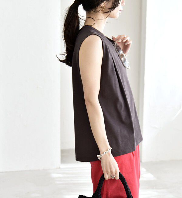 quaranciel「quaranciel:〈接触冷感/汗染み防止加工/洗濯機可能〉クルー ノースリーブ TEE」|Tシャツ・カットソー|