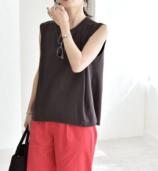 quaranciel「quaranciel:〈接触冷感/汗染み防止加工/洗濯機可能〉クルー ノースリーブ TEE」|Tシャツ・カットソー|