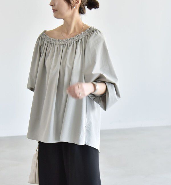 quaranciel「quaranciel:〈接触冷感/UVカット/撥水加工〉ギャザー オフショル ラッシュガード ブラウス」|シャツ・ブラウス|