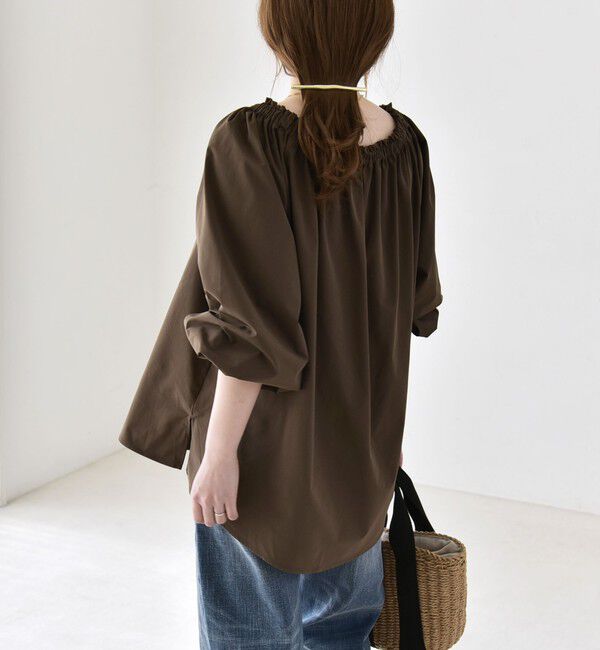 quaranciel「quaranciel:〈接触冷感/UVカット/撥水加工〉ギャザー オフショル ラッシュガード ブラウス」|シャツ・ブラウス|