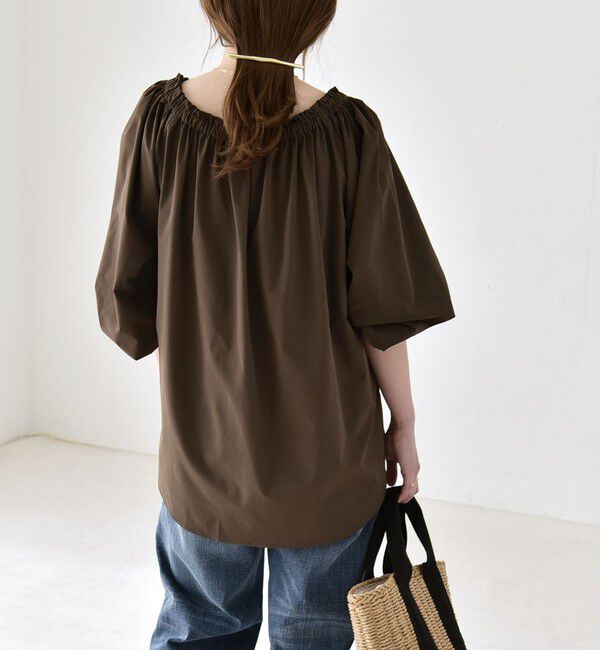 quaranciel「quaranciel:〈接触冷感/UVカット/撥水加工〉ギャザー オフショル ラッシュガード ブラウス」|シャツ・ブラウス|