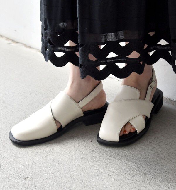 SHIPS any「【SHIPS any別注】ALL BLACK:  バック ストラップ サンダル」|サンダル|ナチュラル