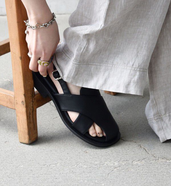 SHIPS any「【SHIPS any別注】ALL BLACK:  バック ストラップ サンダル」|サンダル|