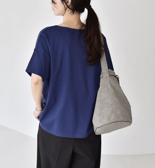 quaranciel「quaranciel:〈接触冷感/汗染み防止加工/洗濯機可能〉Vネック タック ハーフスリーブ TEE」|Tシャツ・カットソー|