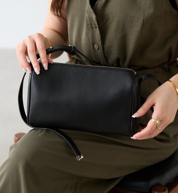  「【牛革/２WAY/500mlペットボトル】シュリンクリンオーバルショルダーバッグ」|トートバッグ|