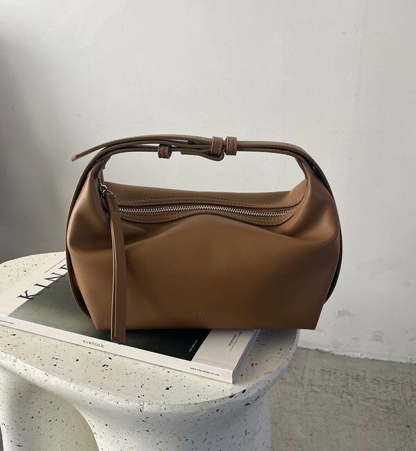  「【人気のため再入荷/軽量/大容量】ロールハンドルバッグ」|トートバッグ|