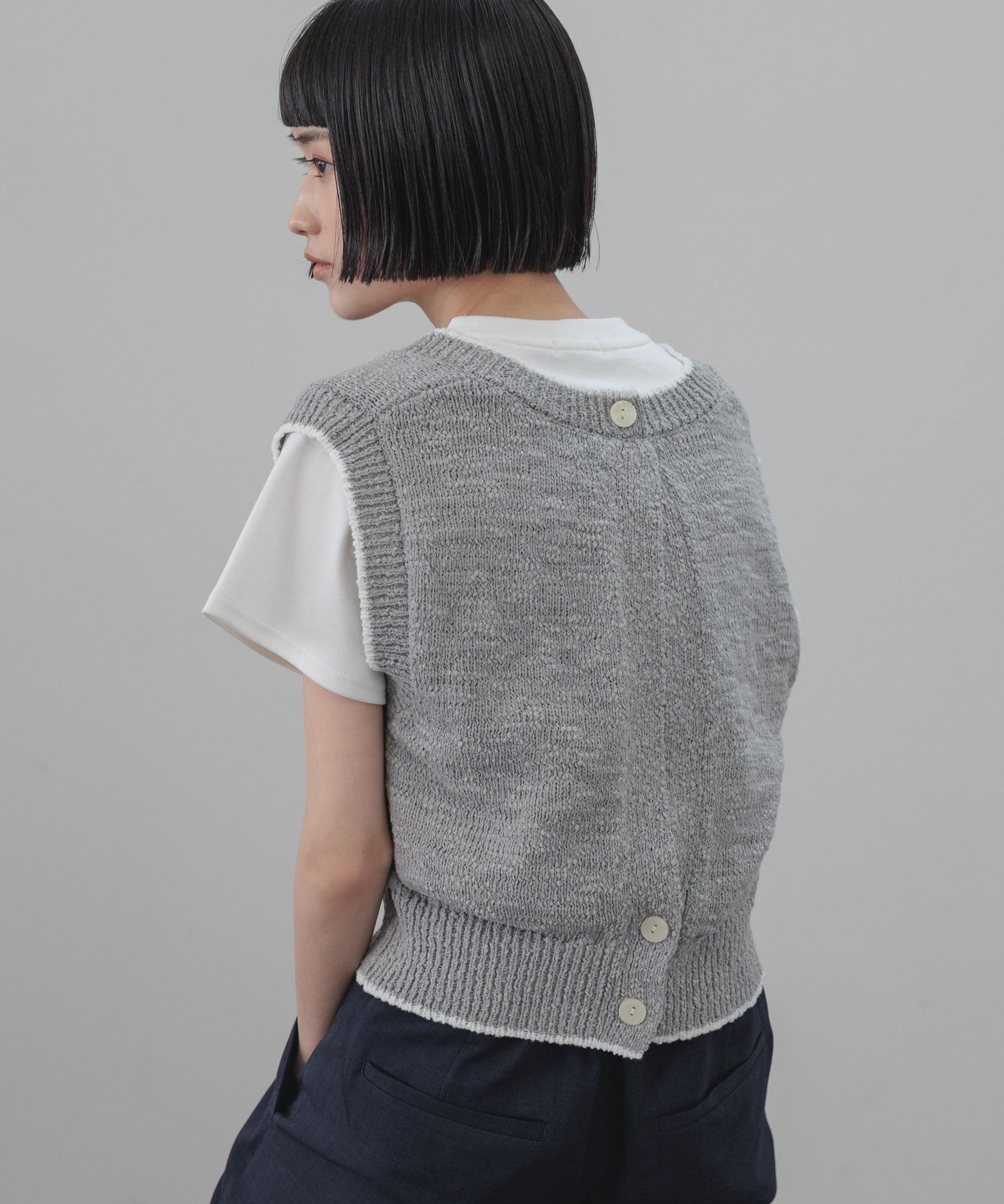 LOWRYS FARM「ハイショクバックボタンベスト」|ニット・セーター|GRY2