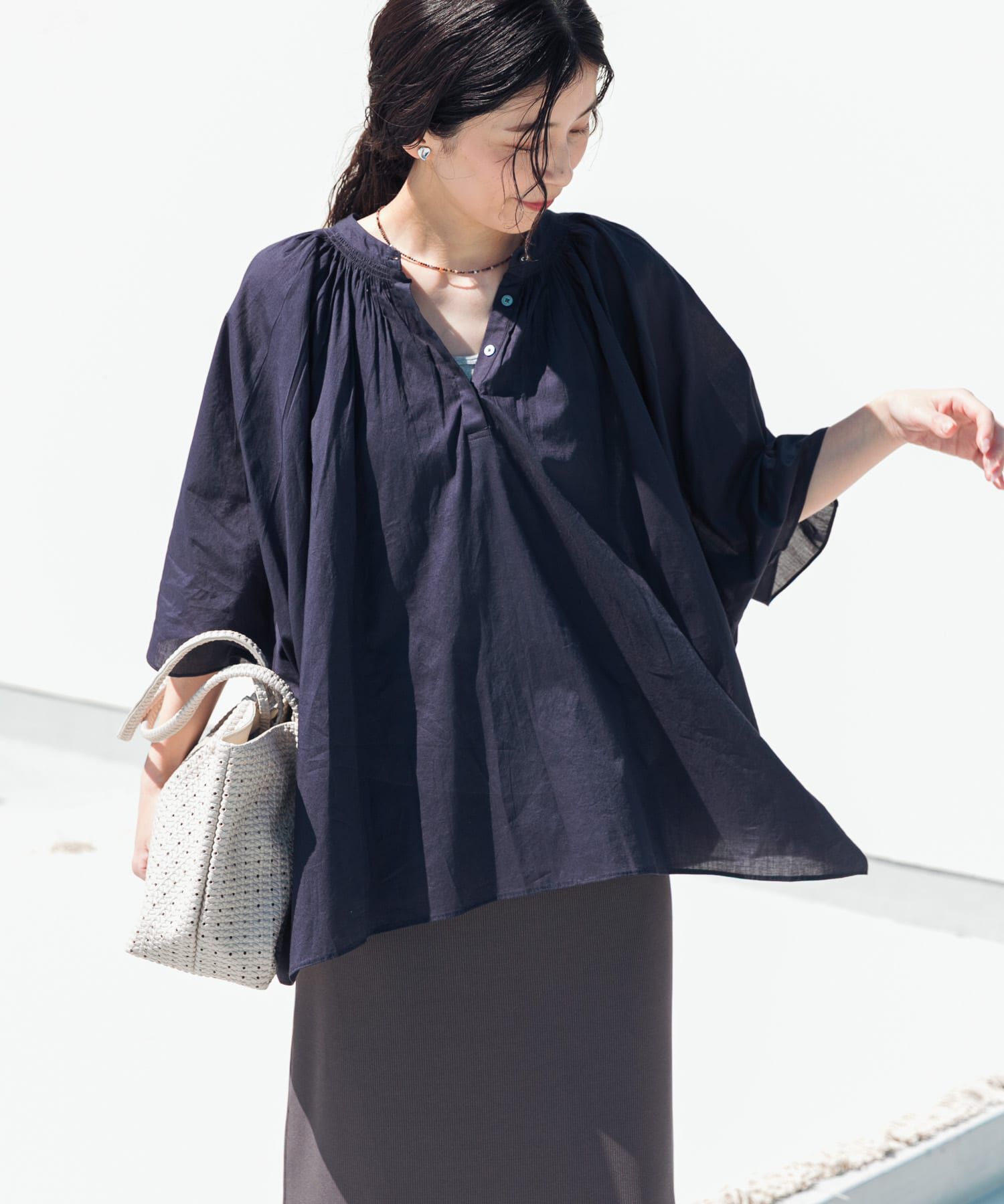 URBAN RESEARCH DOORS「コットンボイルロールアップスリーブブラウス」|シャツ・ブラウス|