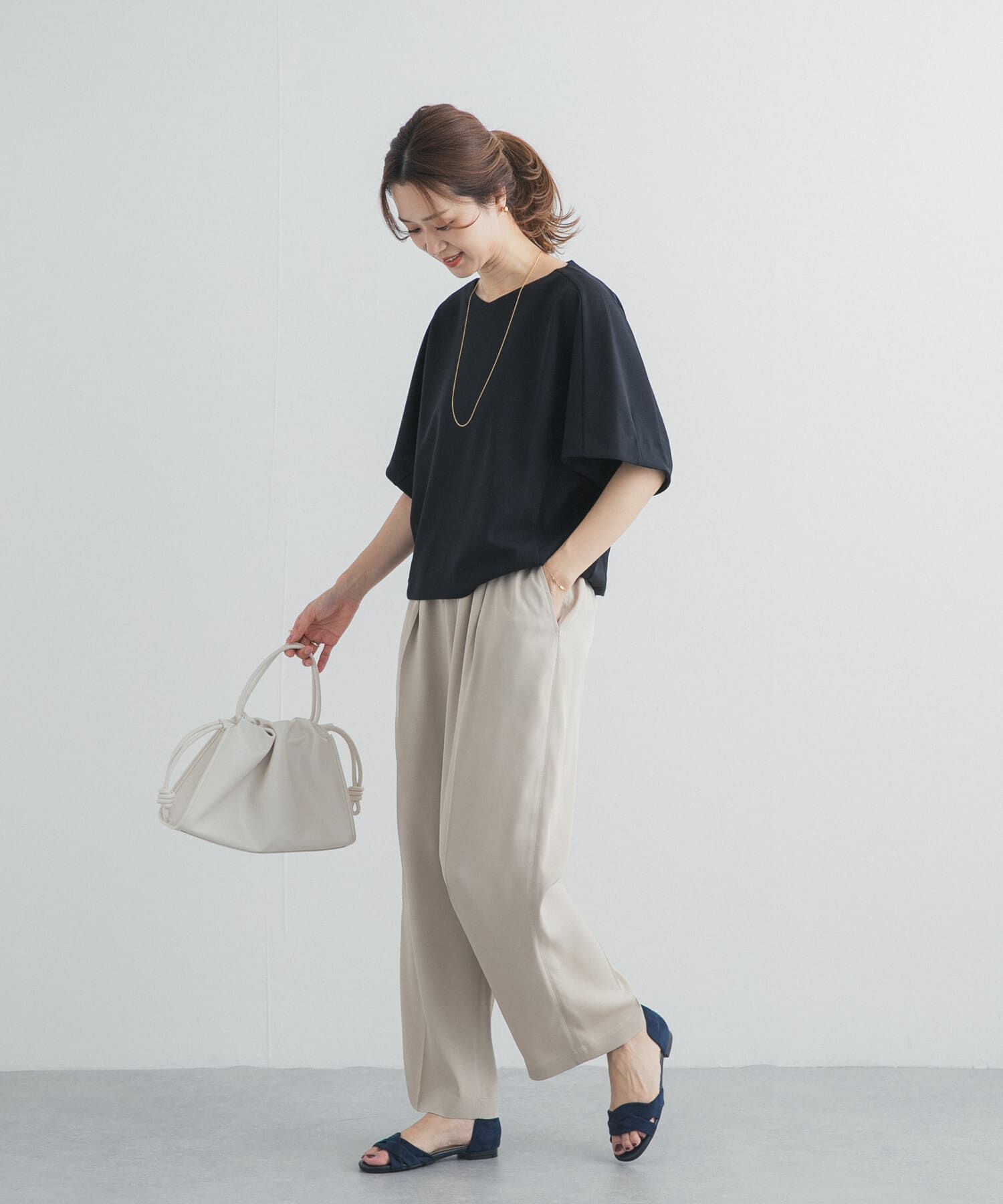 URBAN RESEARCH DOORS「カットジョーゼットVネックプルオーバー」|Tシャツ・カットソー|