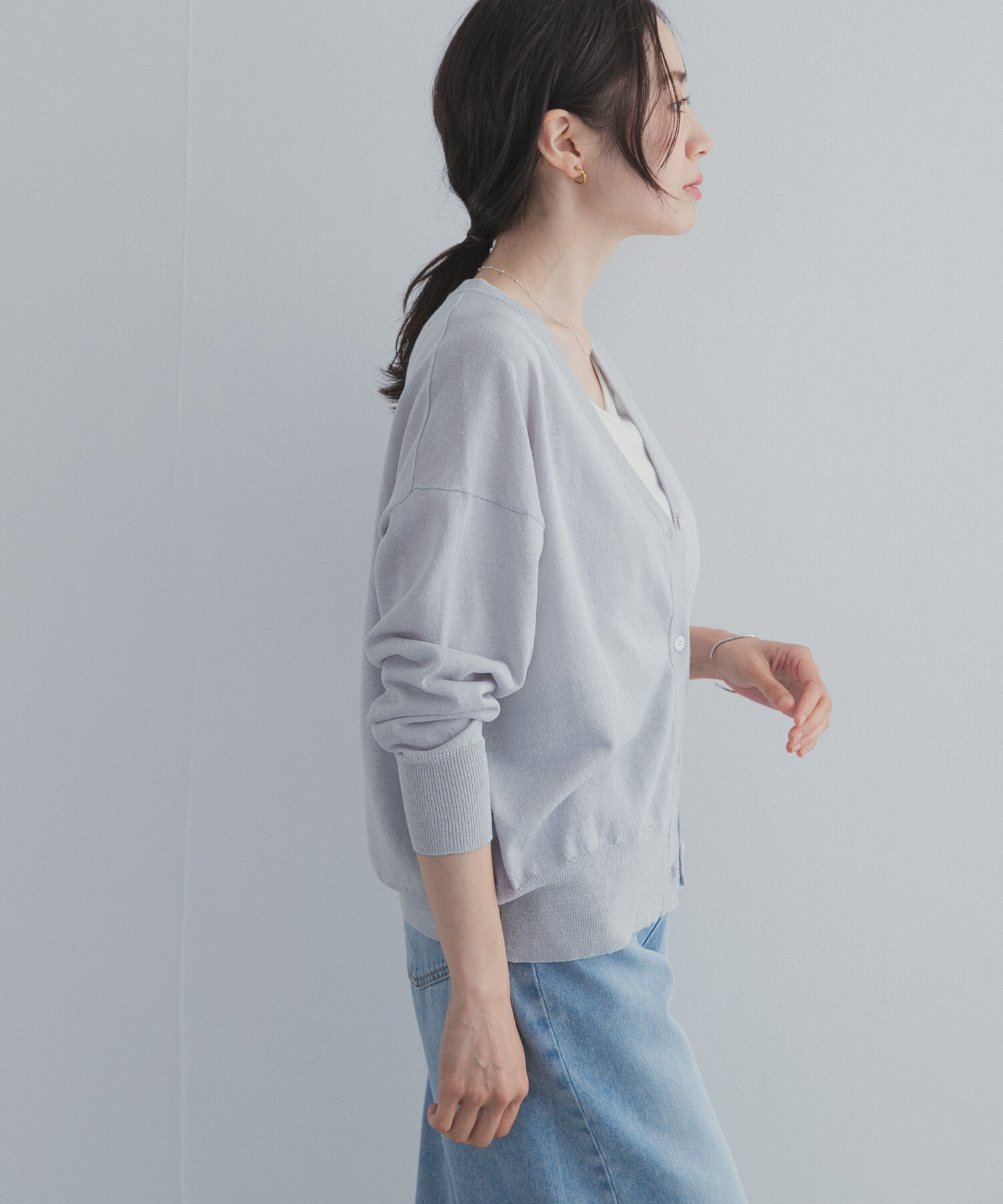URBAN RESEARCH DOORS「リネン混Vネックショートカーディガン」|カーディガン|