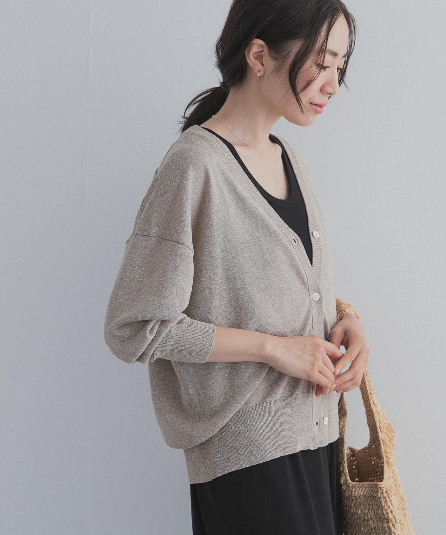 URBAN RESEARCH DOORS「リネン混Vネックショートカーディガン」|カーディガン|