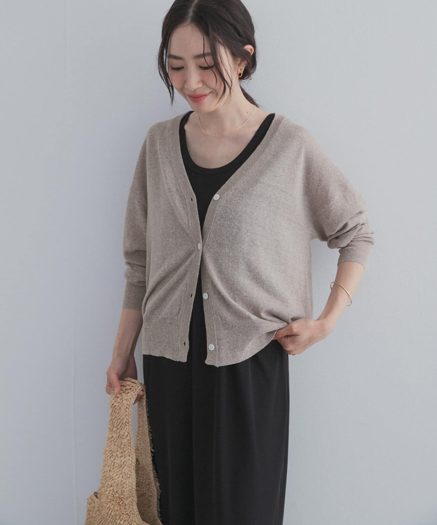 URBAN RESEARCH DOORS「リネン混Vネックショートカーディガン」|カーディガン|