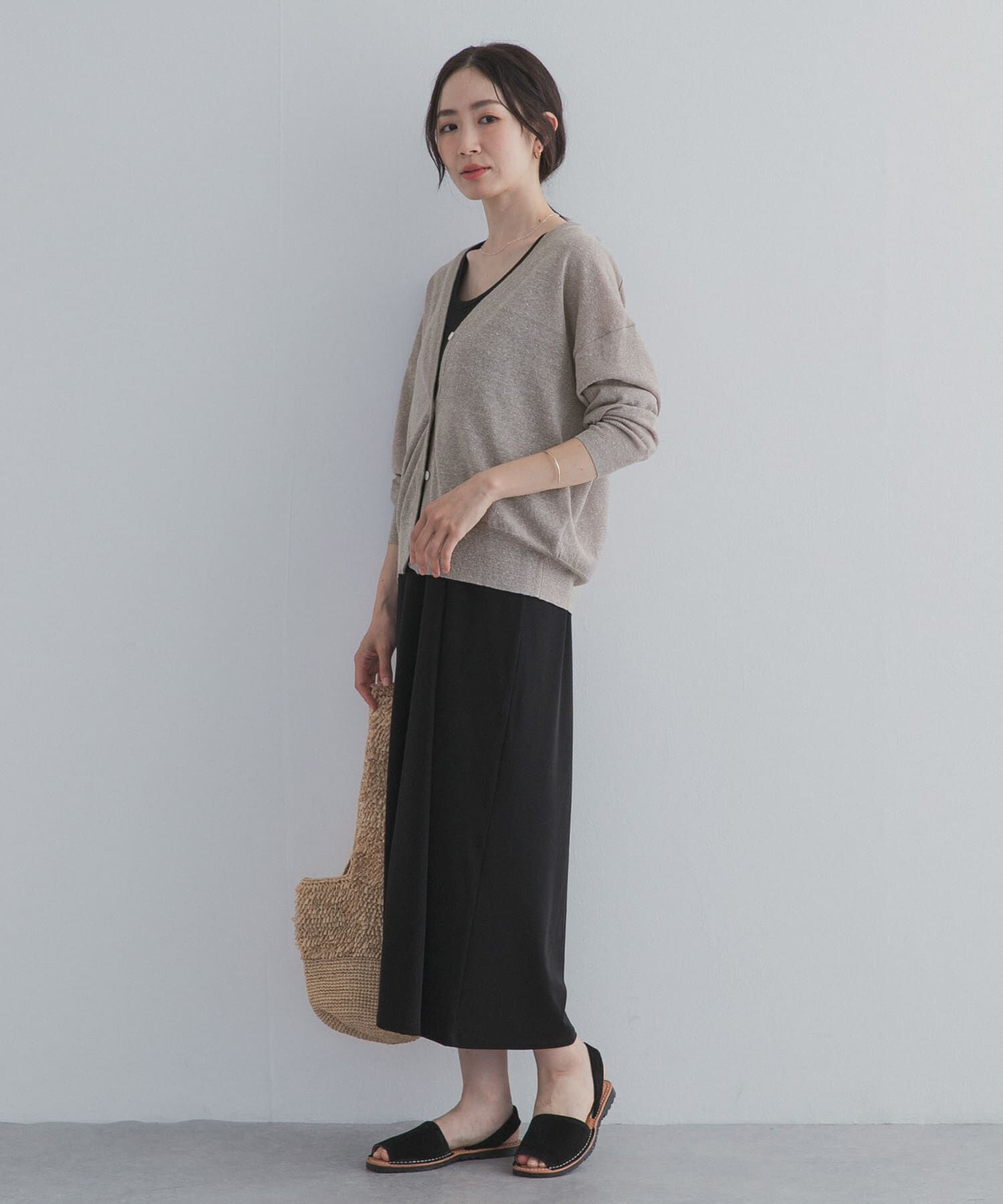 URBAN RESEARCH DOORS「リネン混Vネックショートカーディガン」|カーディガン|