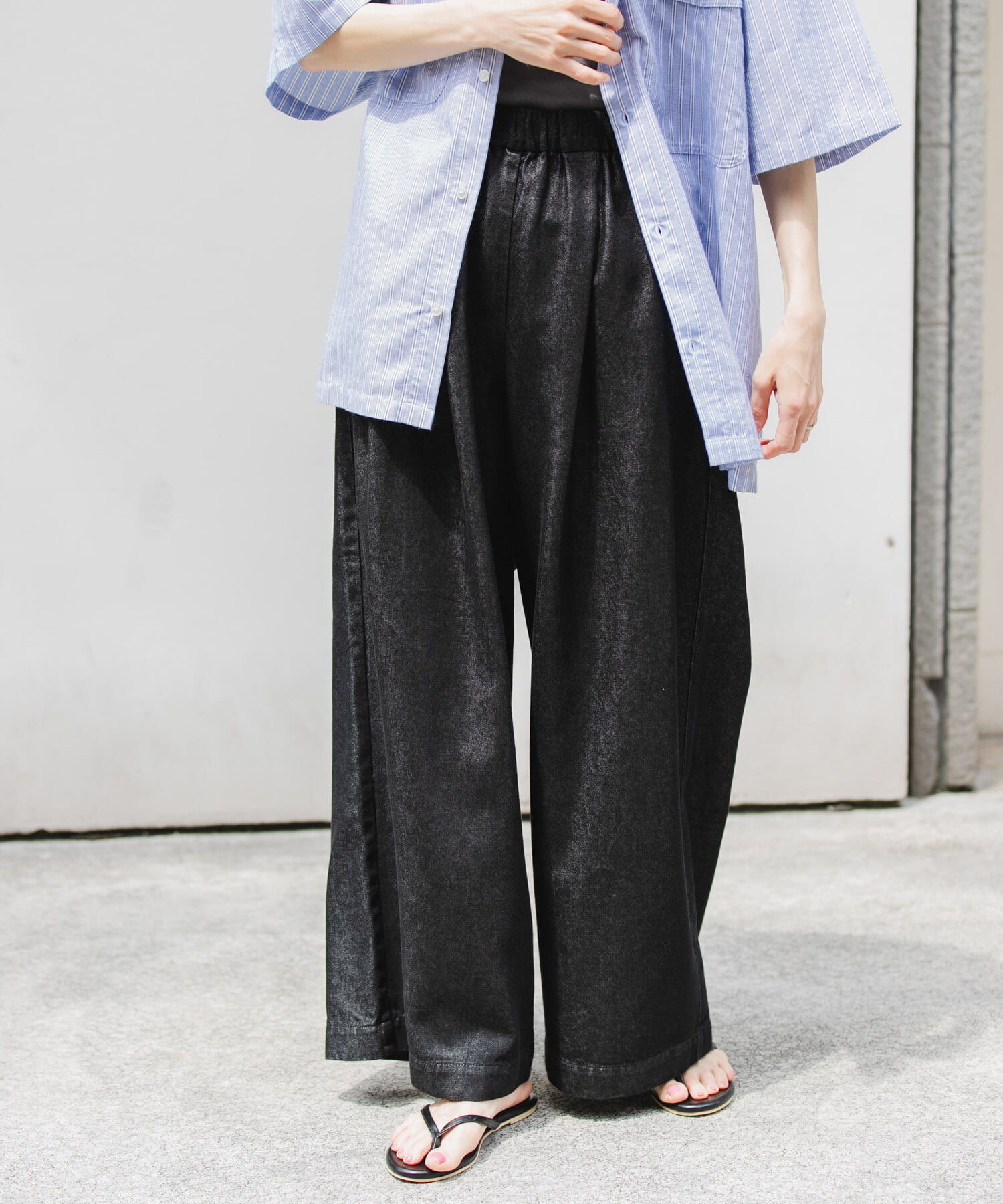 URBAN RESEARCH DOORS「FORK&SPOON　セルロースデニムワイドパンツ」|デニム|ブラック