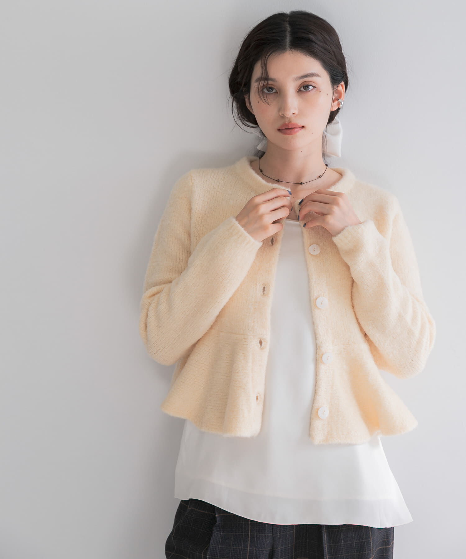 URBAN RESEARCH ROSSO「『WEB限定』ブークレーペプラムカーディガン」|カーディガン|アイボリー