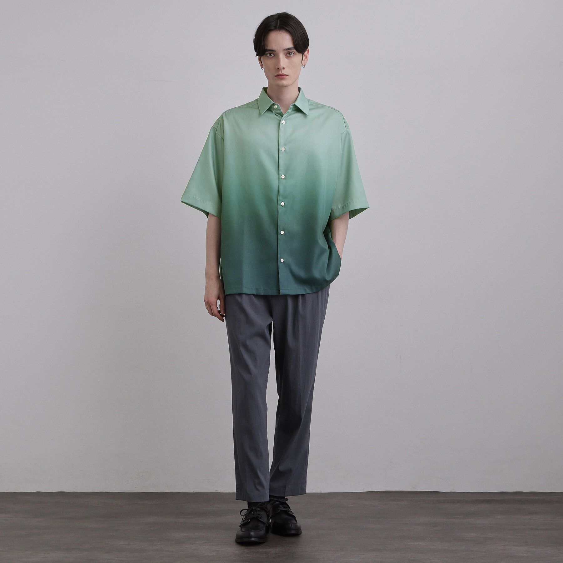 tk.TAKEO KIKUCHI「【26SSイチオシ！】オーバーとろみグラデーションプリントシャツ/レギュラーカラー/さらっとタッチ」|シャツ・ブラウス|