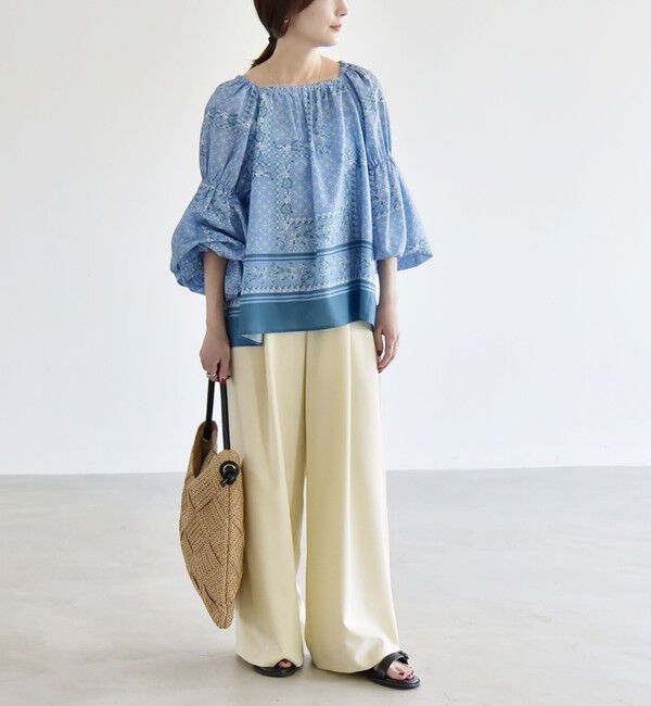 quaranciel「quaranciel:〈洗濯機可能〉フラワー スカーフ プリント ギャザー パフ ブラウス」|シャツ・ブラウス|