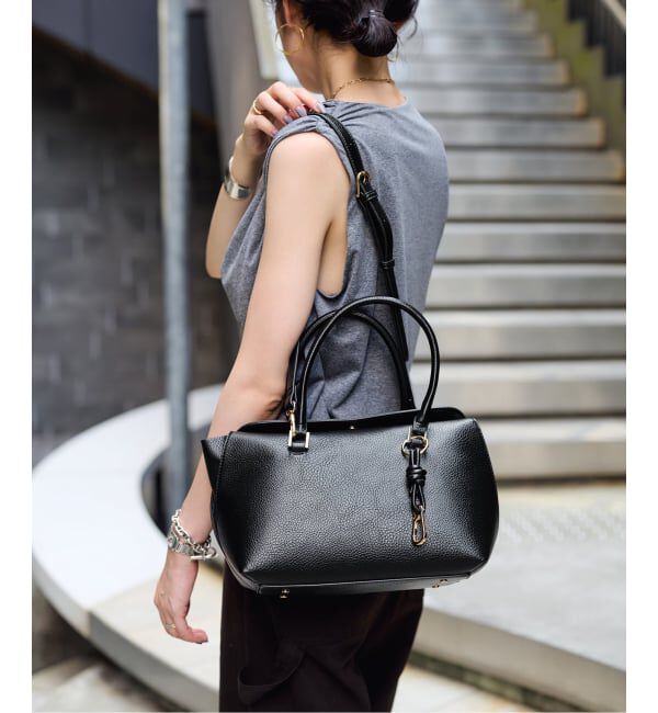  「cachecache/カシュカシュ  チャームツキフラップボストンバッグ」|ボストンバッグ|