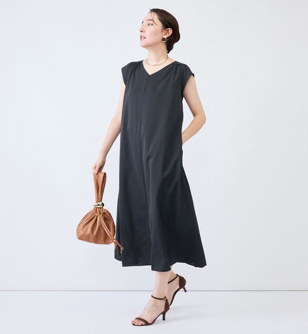 NOLLEY'S「《UVカット》ウォッシャブルVネックギャザーワンピース」|ワンピース|