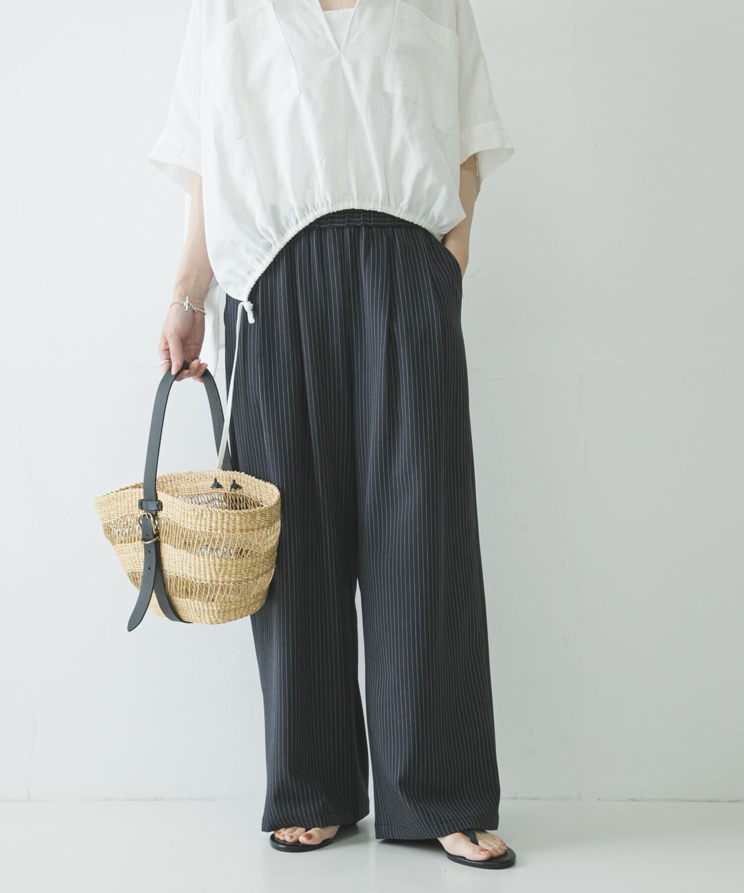 URBAN RESEARCH「『3サイズ展開』『イージーケア』タックギャザーストレートパンツ」|その他|