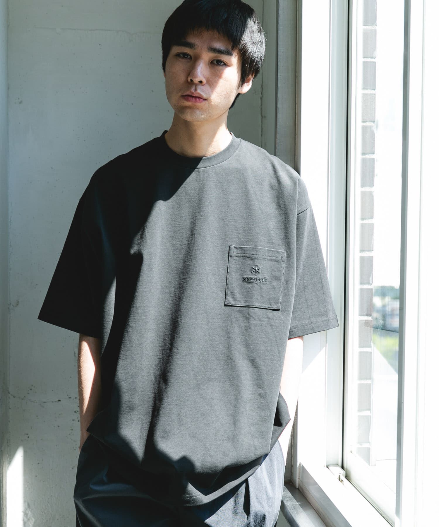 URBAN RESEARCH DOORS「『別注』Snow Peak Apparel&times;DOORS　POCKET LOGO SHORT-SLEEVE T-SHIRTS」|Tシャツ・カットソー|