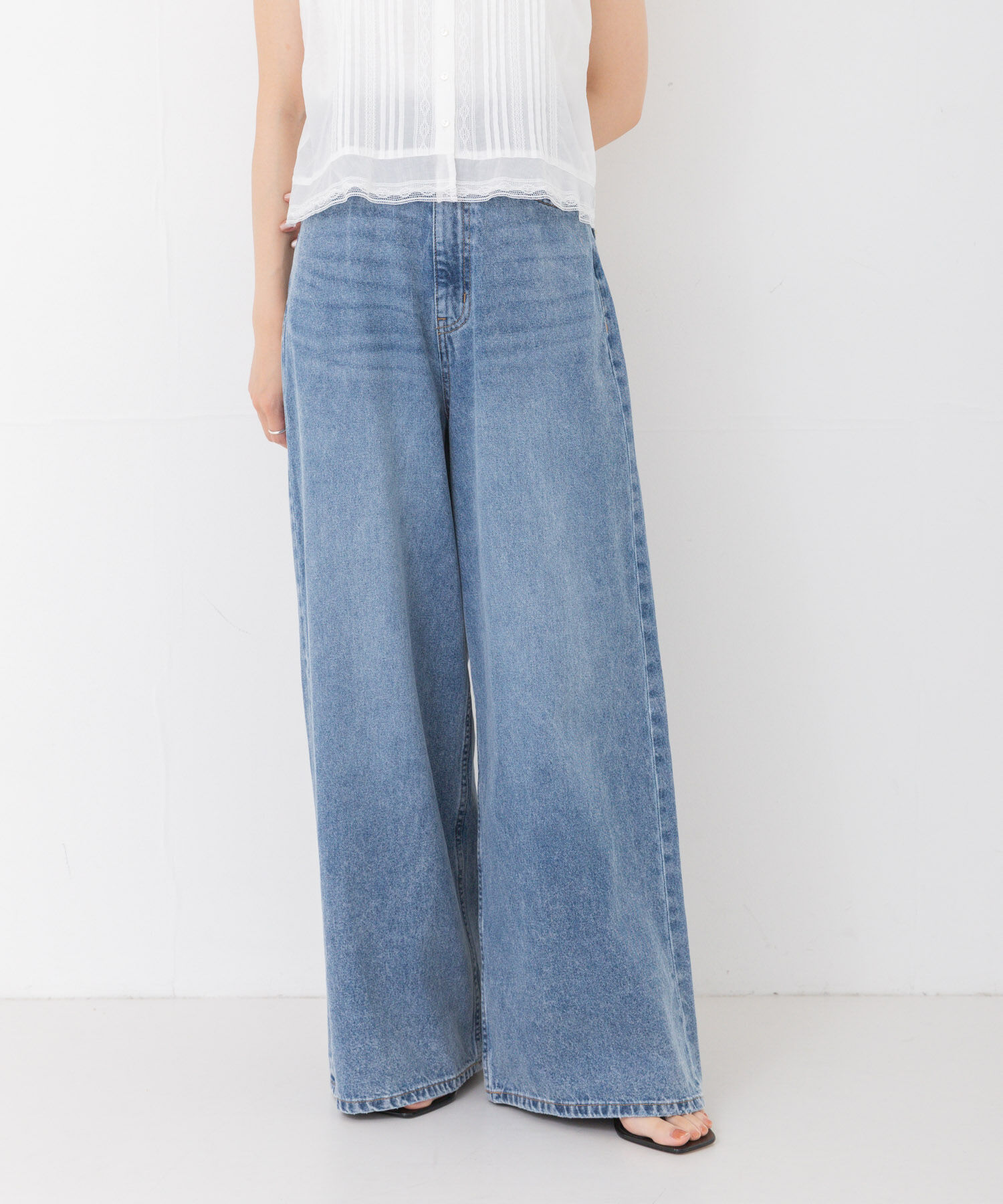 URBAN RESEARCH「Picchi Nia　HIGH RISE BUGGY DENIM」|デニム|