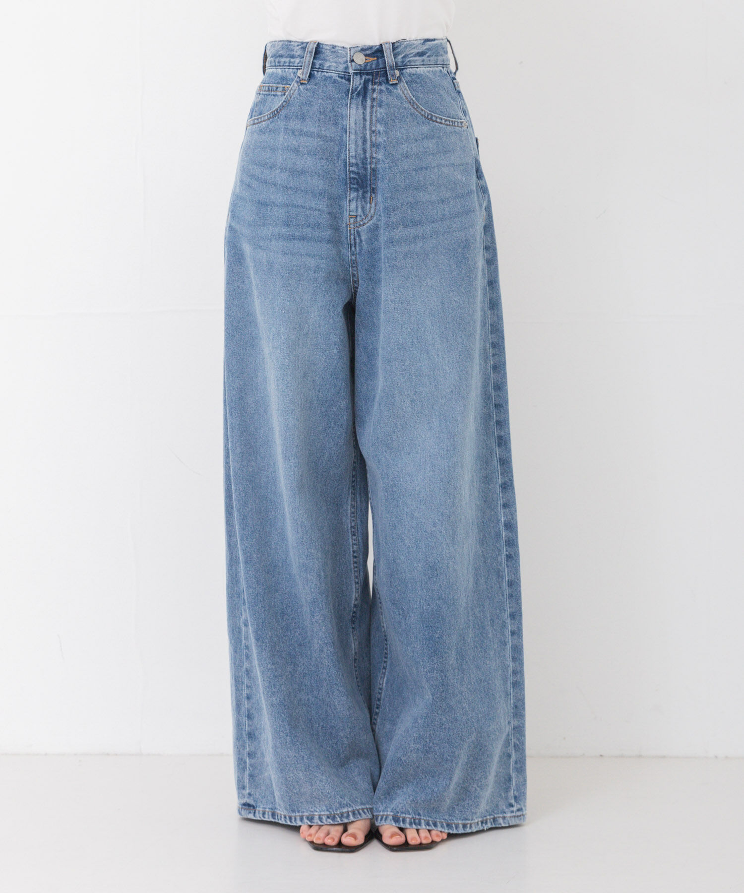 URBAN RESEARCH「Picchi Nia　HIGH RISE BUGGY DENIM」|デニム|