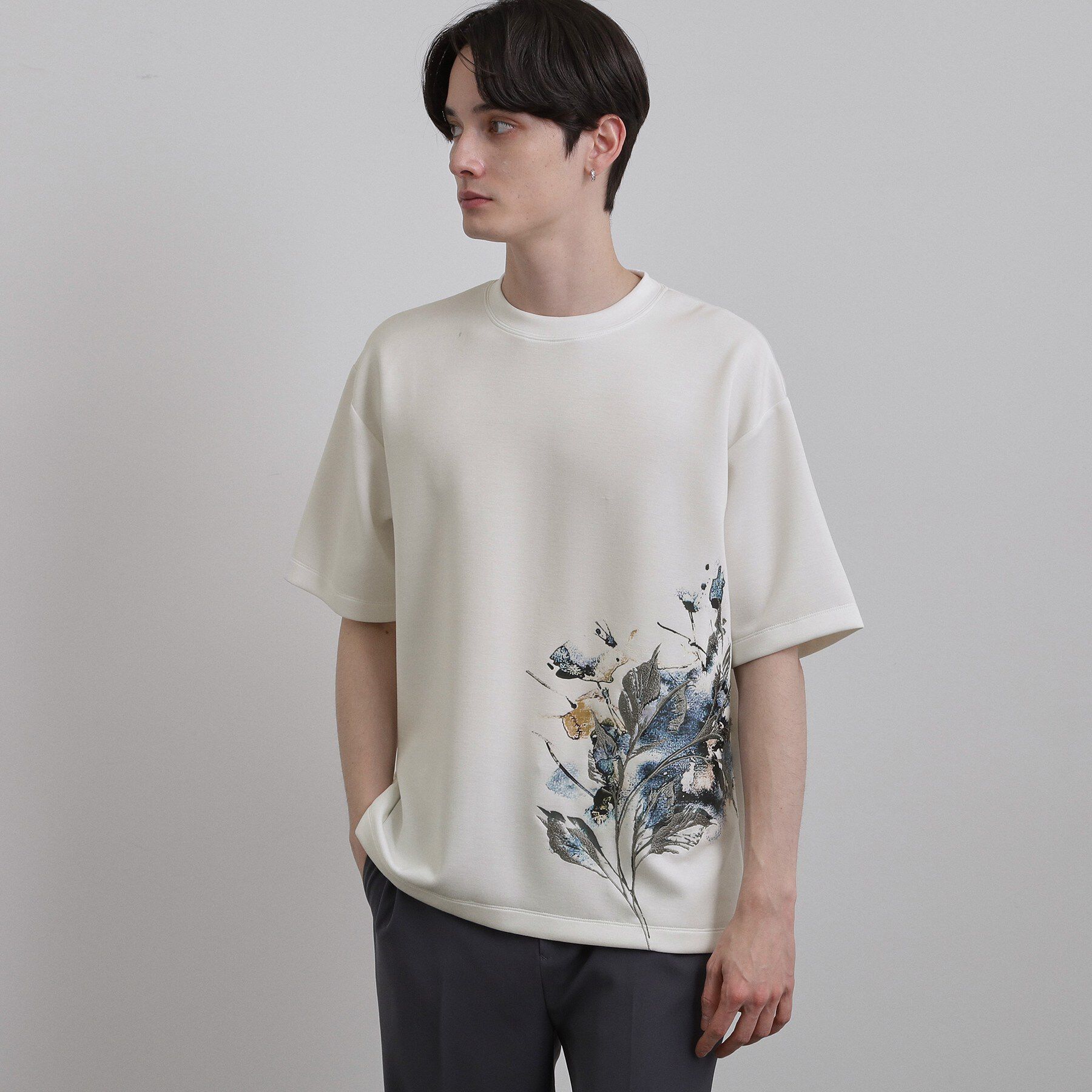 tk.TAKEO KIKUCHI「リーフエンブロブラーTシャツ」|Tシャツ・カットソー|ホワイト(001)