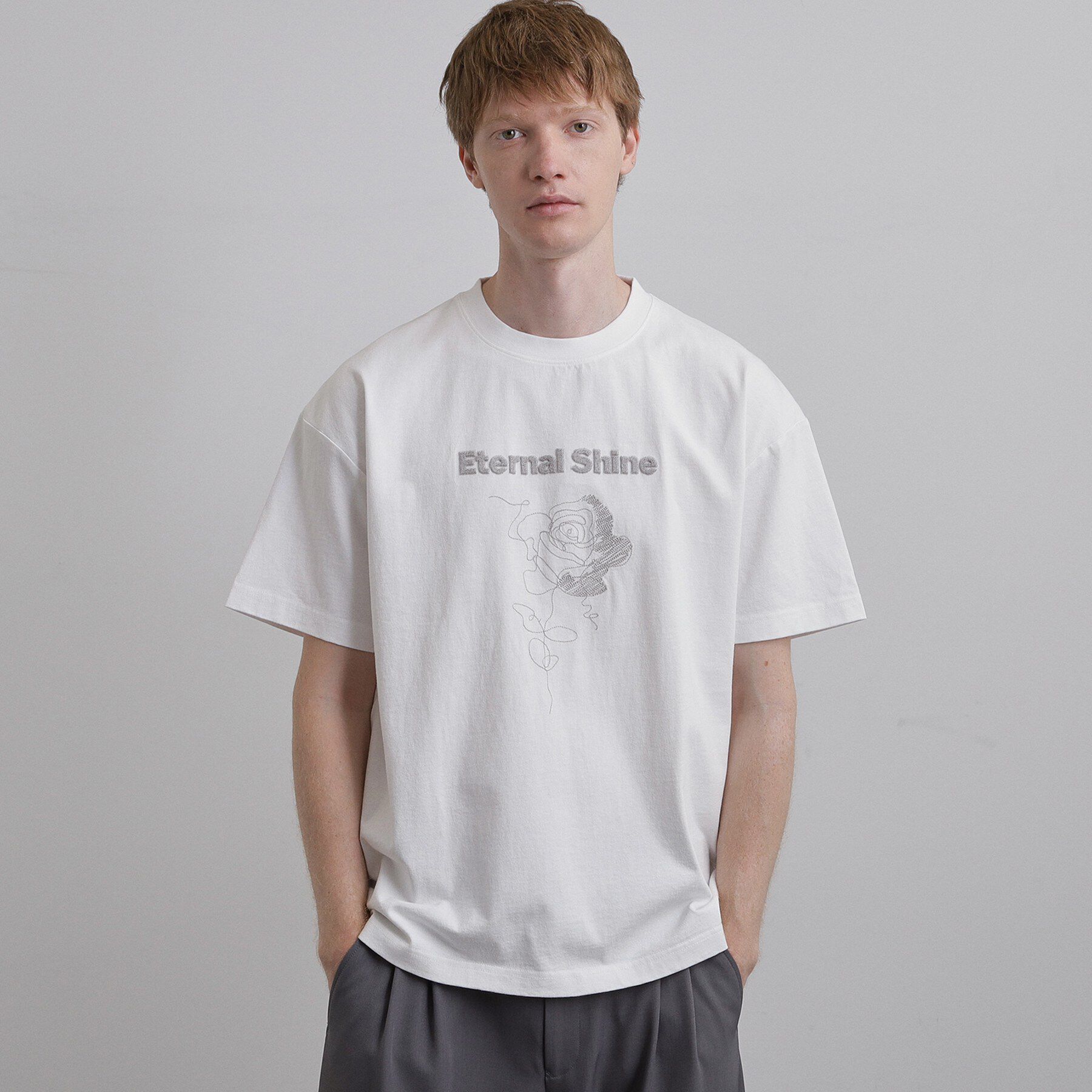 tk.TAKEO KIKUCHI「ロゴフラワー刺繍Tシャツ」|Tシャツ・カットソー|ホワイト(001)
