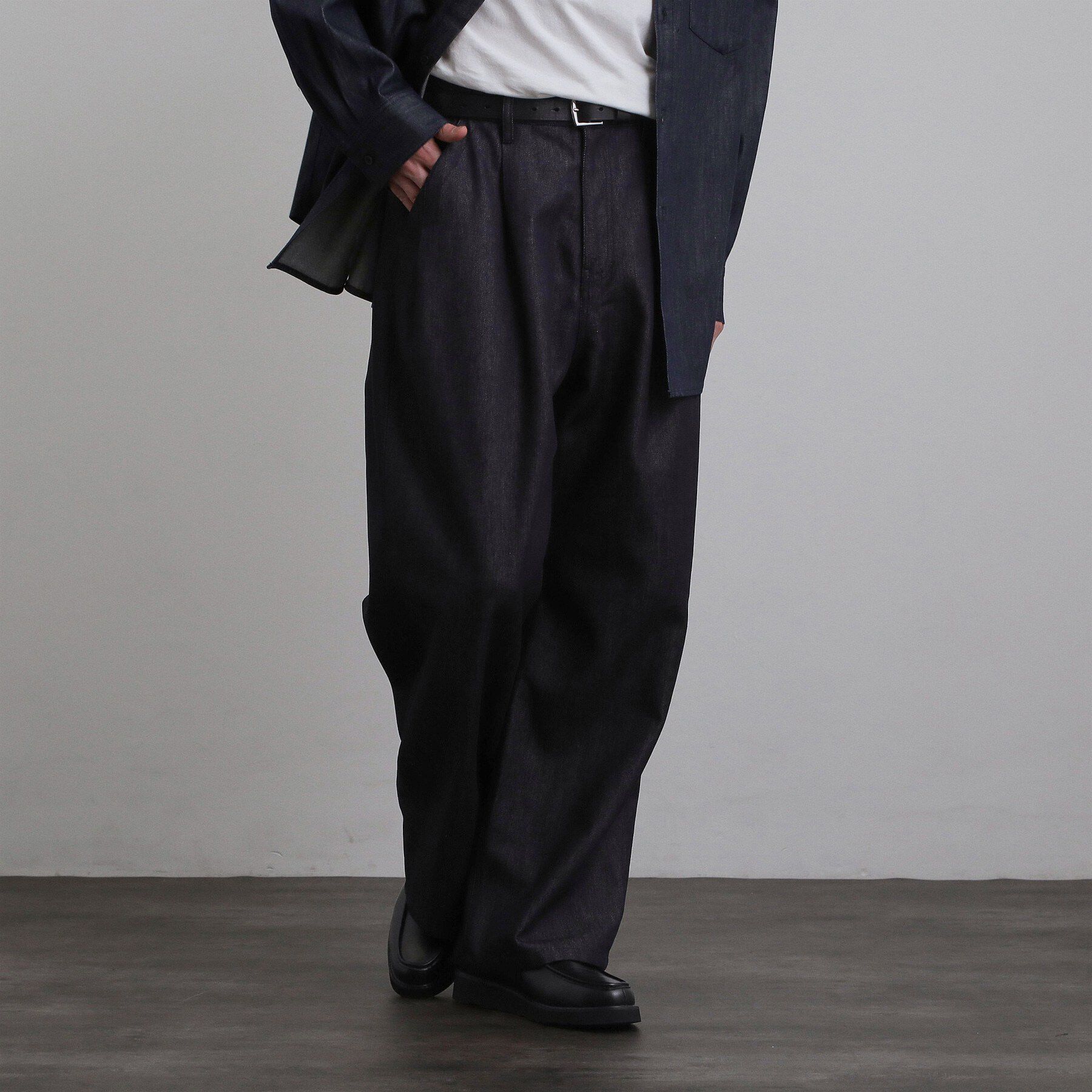 tk.TAKEO KIKUCHI「【色褪せしにくいデニム】Comfy Fadeless Denim Seriesワイドストレートデニム」|デニム|ネイビー(094)