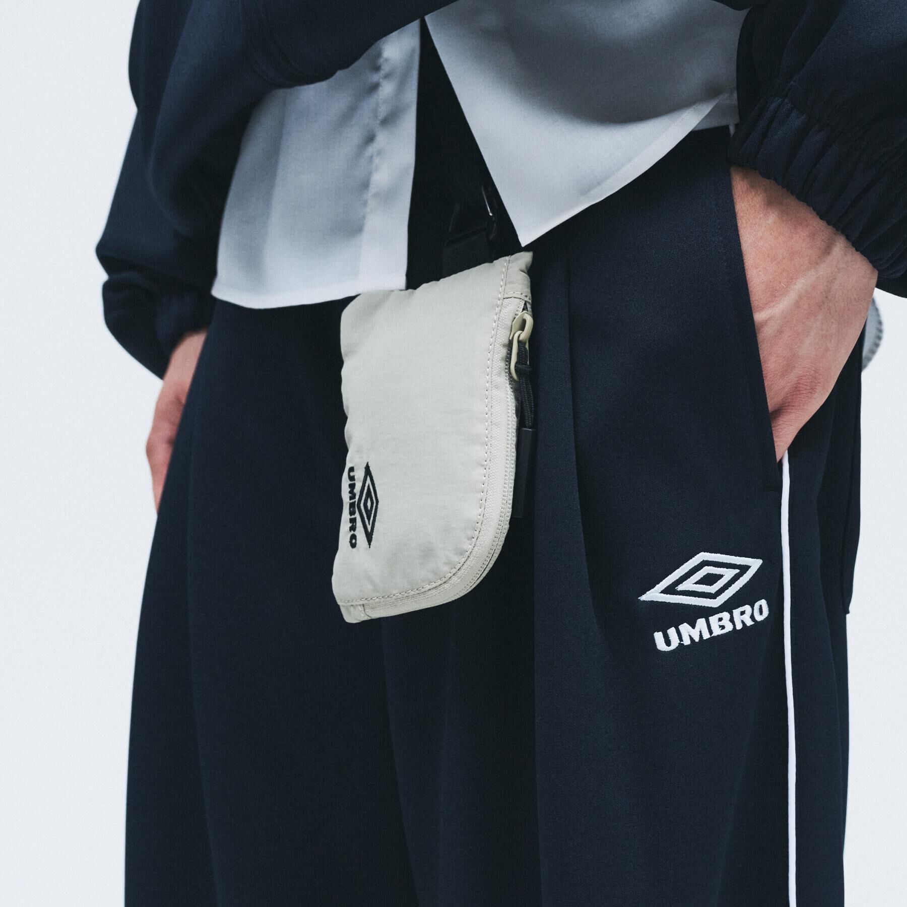 tk.TAKEO KIKUCHI「【UMBRO】ショルダーバッグ／チャーム付き」|ショルダー・メッセンジャー|