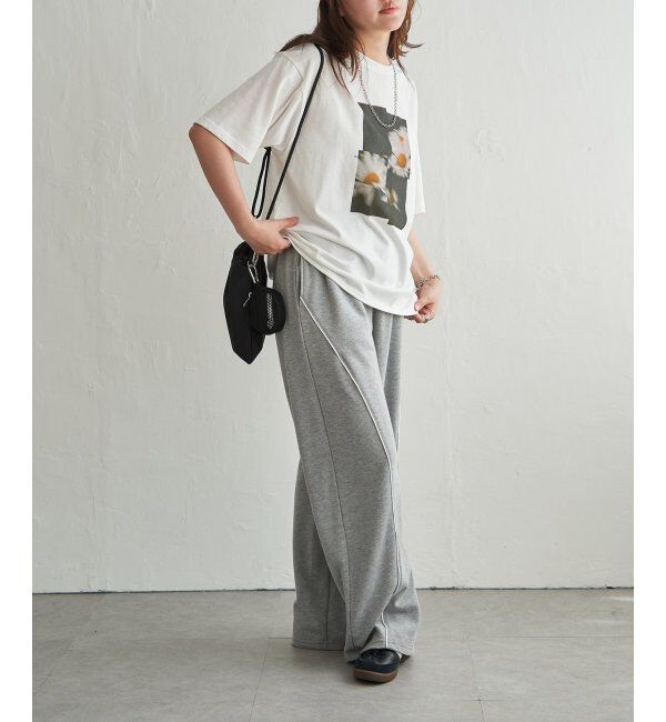 VENCE share style「【接触冷感／UVカット】Flower プリントTシャツ」|Tシャツ・カットソー|