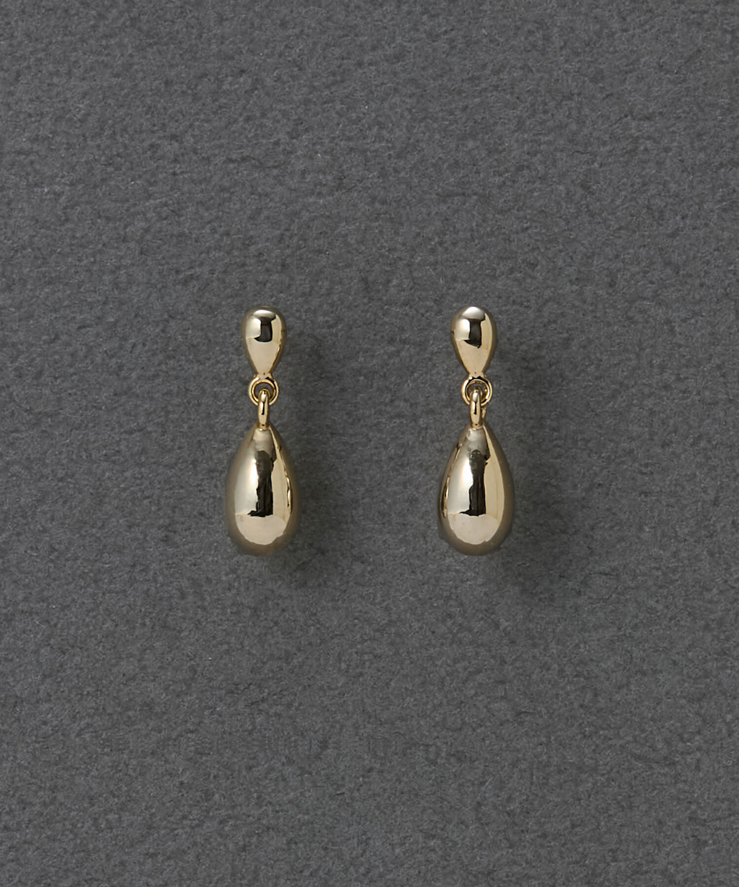 Phoebe「【金属アレルギー対応】スイングドロップピアス　ゴールド/ニッケルフリー」|ピアス|