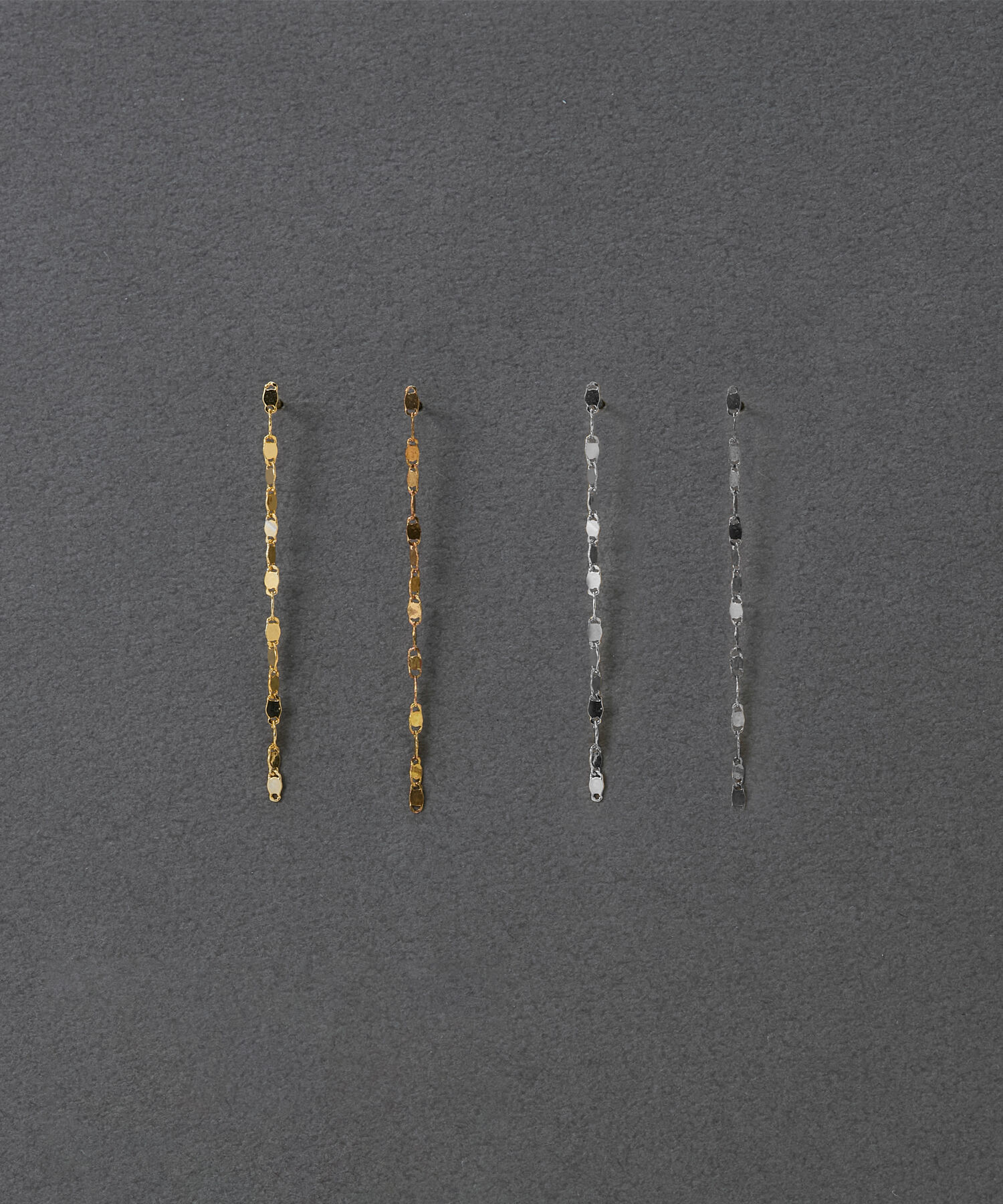 Phoebe「【金属アレルギー対応】グリッターエクレアロングピアス　ゴールド/ニッケルフリー」|ピアス|
