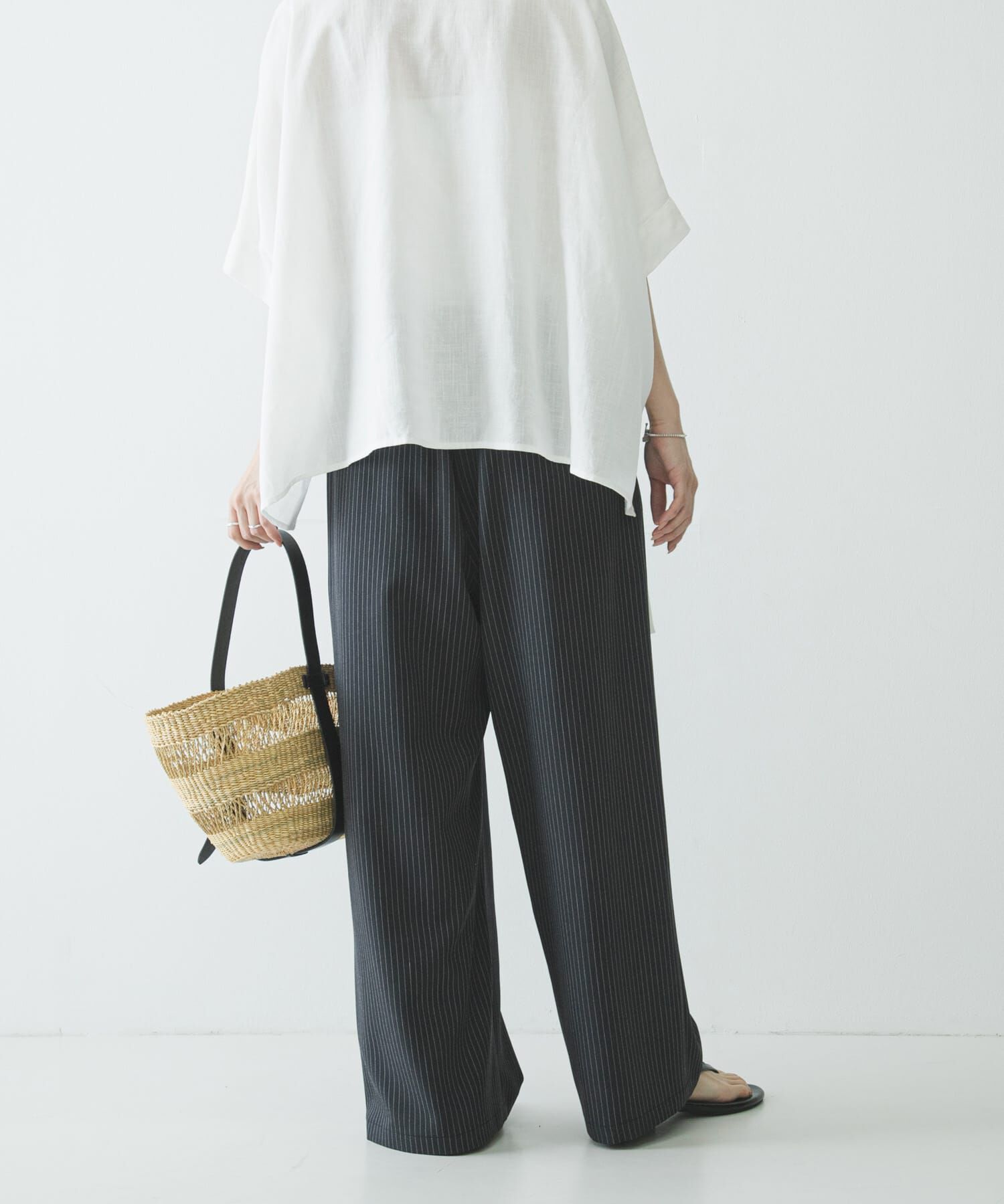 URBAN RESEARCH「『3サイズ展開』『イージーケア』タックギャザーストレートパンツ」|その他|