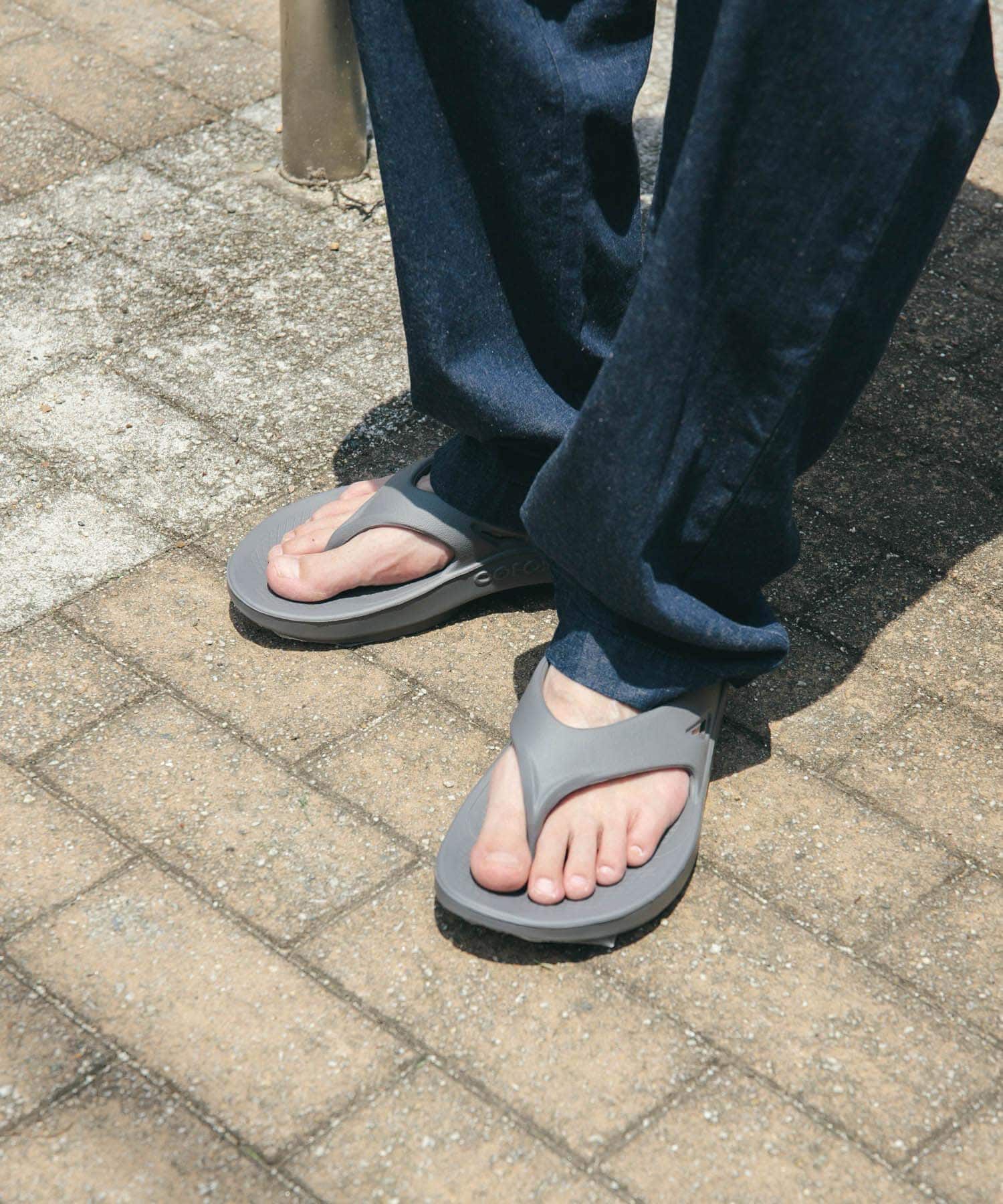 URBAN RESEARCH DOORS「OOFOS　OORIGINAL」|サンダル|グレー
