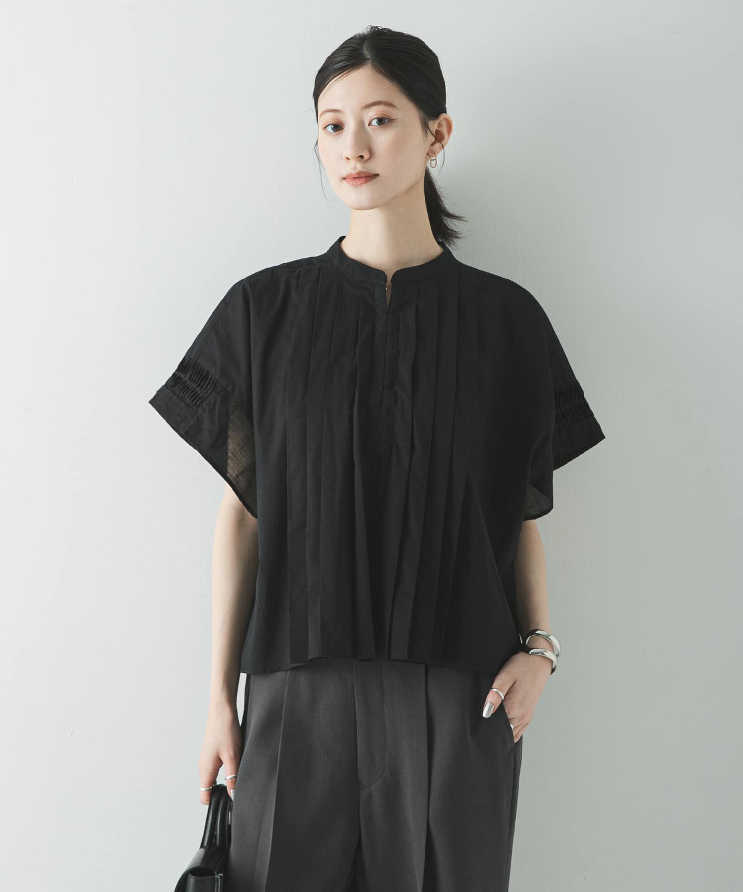 URBAN RESEARCH「ハーフスリーブタックショートシャツ」|シャツ・ブラウス|