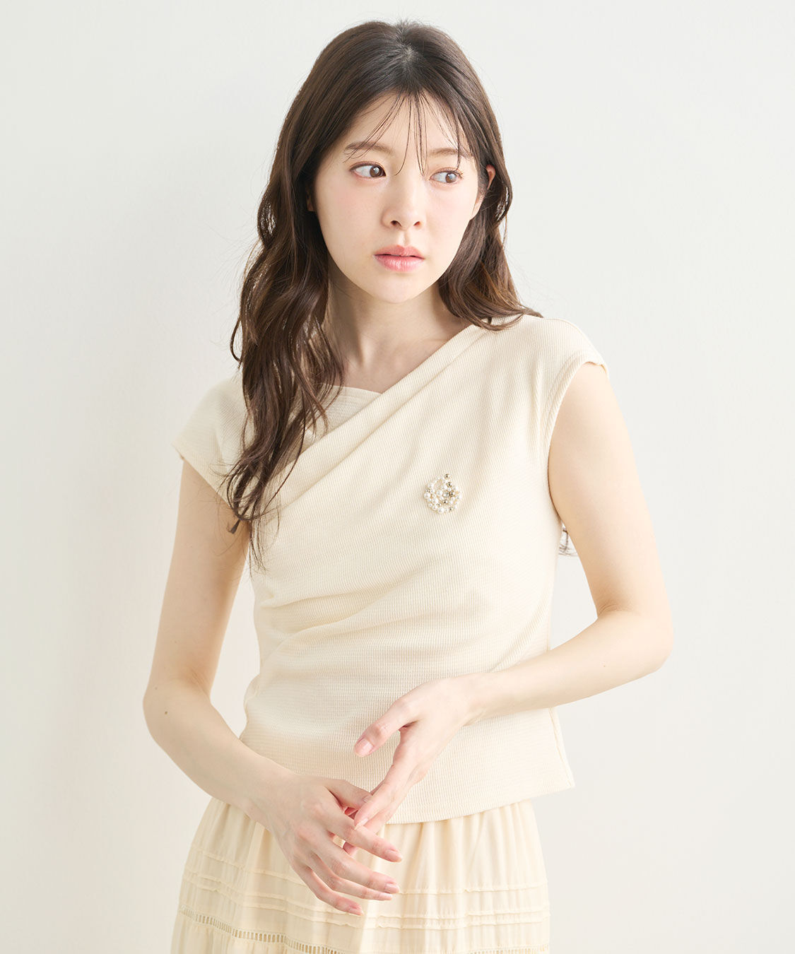COCO DEAL「ワンポイントビジューロゴカットトップス」|Tシャツ・カットソー|